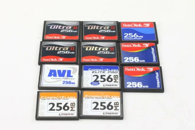 CF Speicherkarten 256MB – 11 Stück