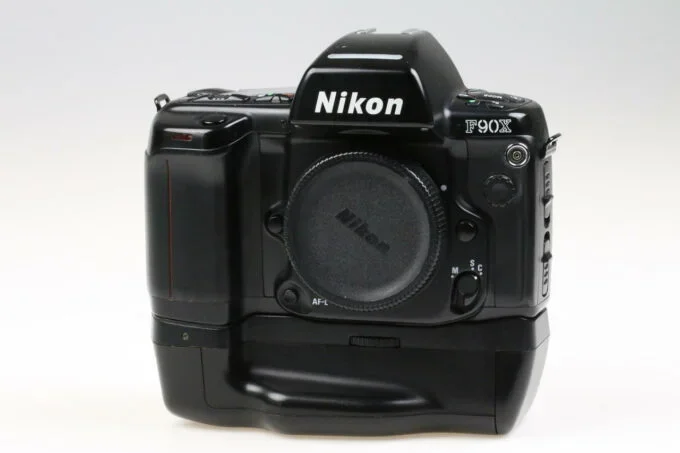 Nikon F90X mit MB-10 – #2440378