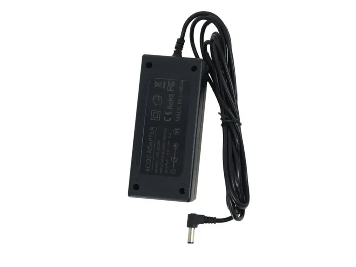 Síťový adaptér 12V 5V 60W konektor 5.5mm x 2.1mm Adaptér pro 18″, 19″, 22″ kruhová světla od Film-Technika a další osvětlovací zařízení.