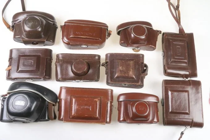 Zeiss Ikon Konvolut diverse Taschen – 44 Stück
